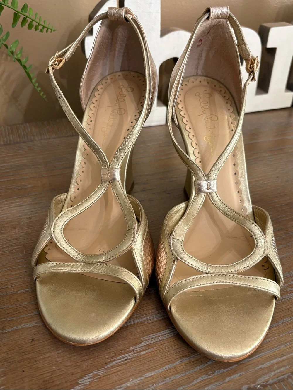 Lilly Pulitzer Janie Wedge Gold Metallic Sandals Shoes Size 6.5